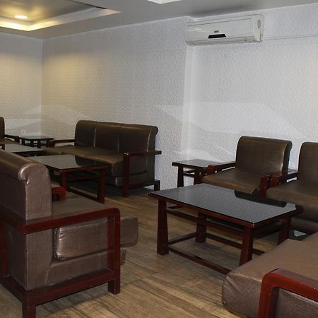Hotel Bengal International Сіліґурі Екстер'єр фото
