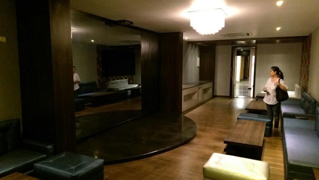 Hotel Bengal International Сіліґурі Екстер'єр фото
