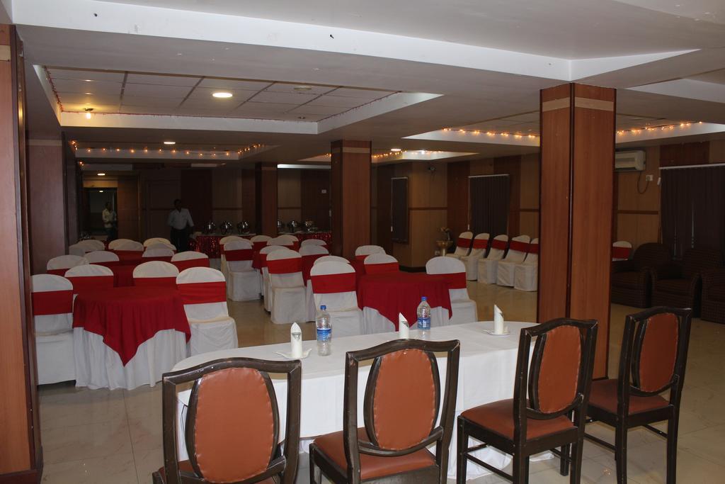 Hotel Bengal International Сіліґурі Екстер'єр фото