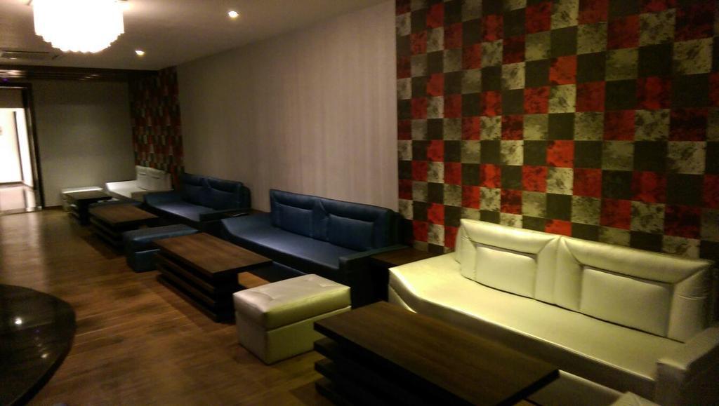 Hotel Bengal International Сіліґурі Екстер'єр фото