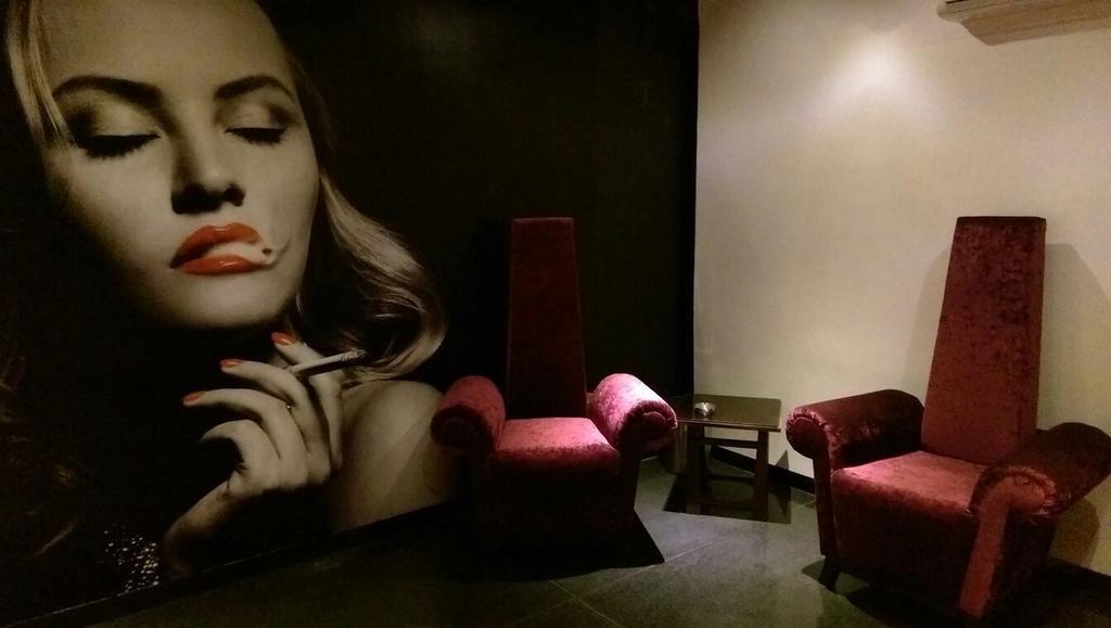 Hotel Bengal International Сіліґурі Екстер'єр фото