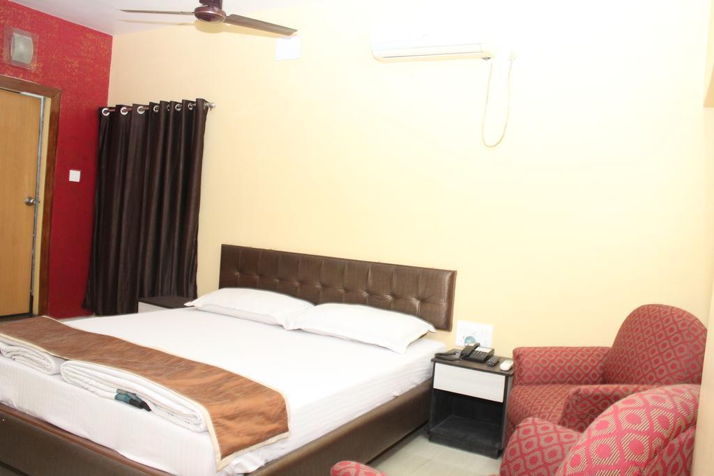 Hotel Bengal International Сіліґурі Номер фото